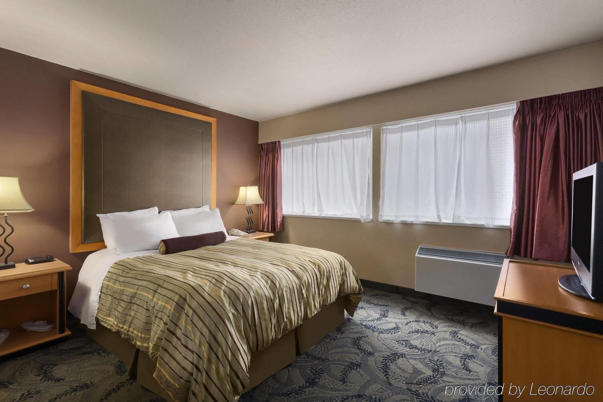 Poco Inn And Suites Hotel And Conference Center بورت كوكويتلام المظهر الخارجي الصورة